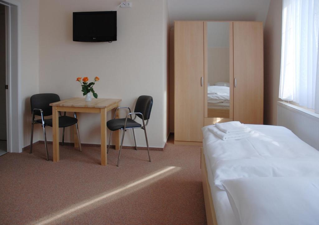 Penzion Duo Hotel Mlada Boleslav Room photo